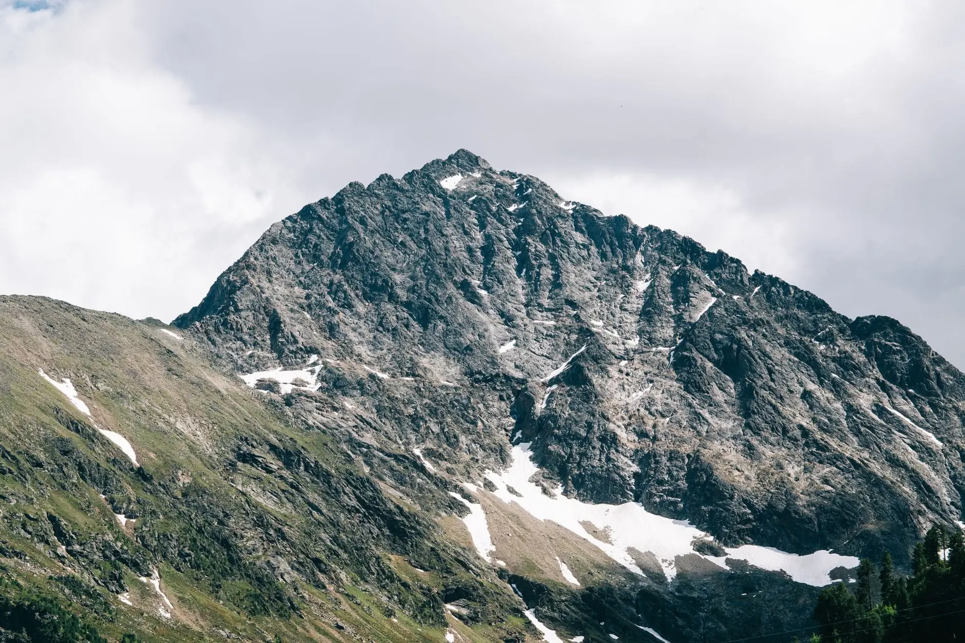 grey and green mountain